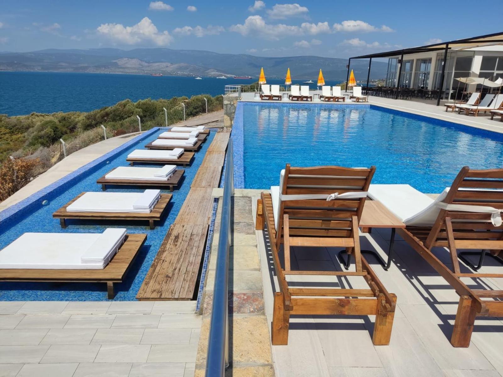 Ni Marin Hotel Milas Eksteriør billede