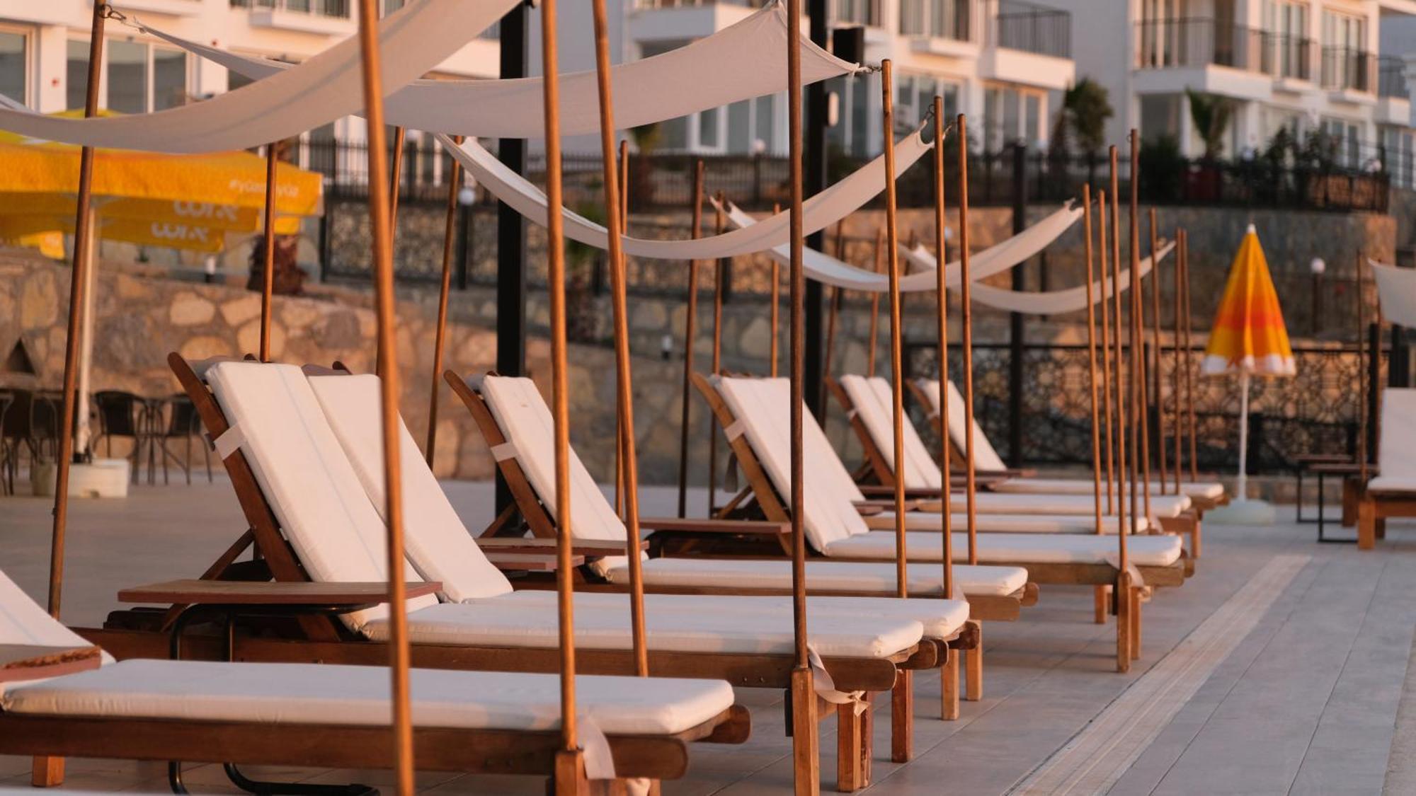Ni Marin Hotel Milas Eksteriør billede