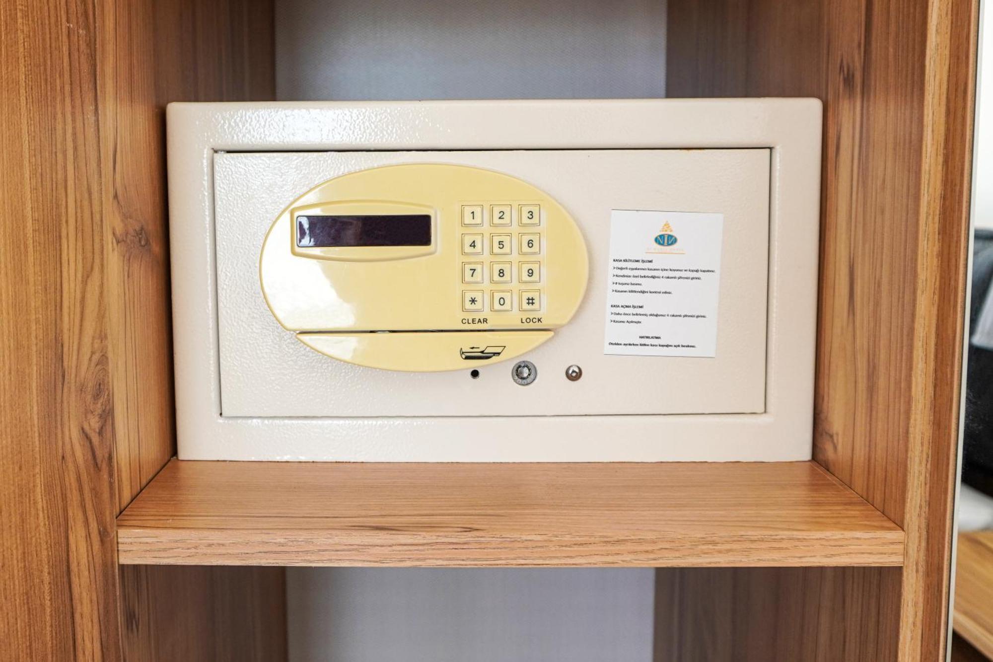 Ni Marin Hotel Milas Eksteriør billede